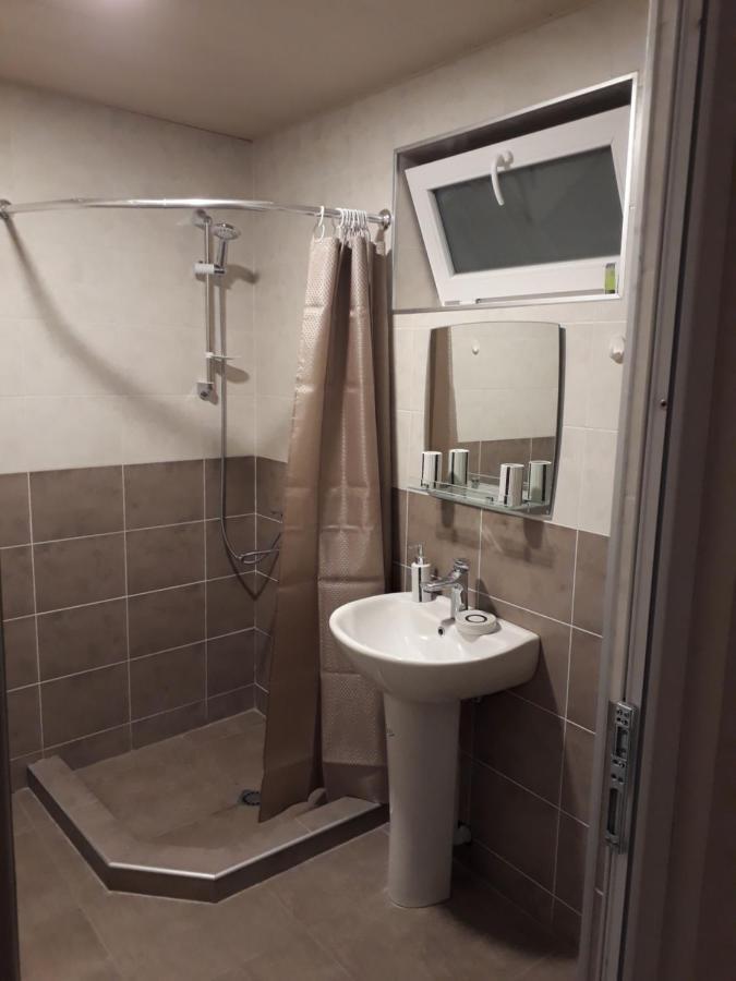 2 Bedroom Apartment In Chugureti Tiflis Exterior foto