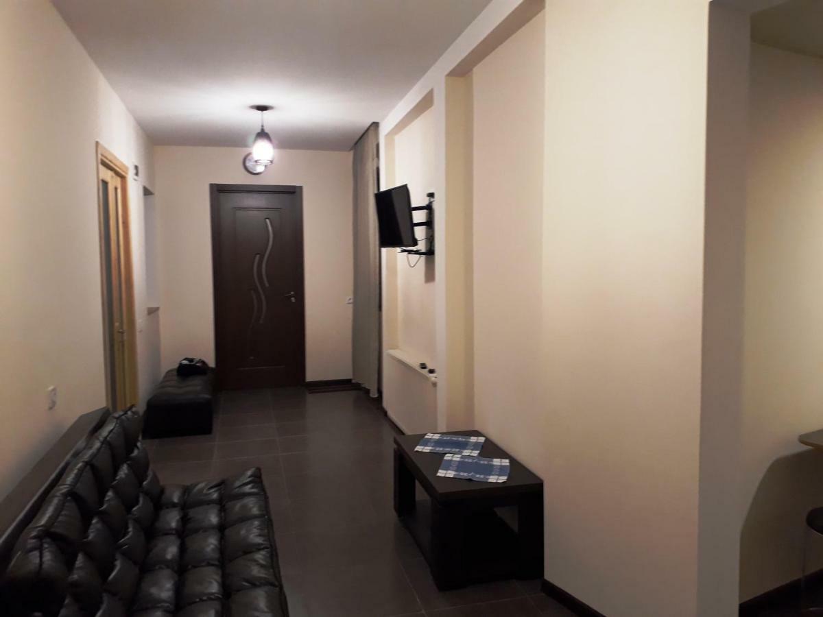 2 Bedroom Apartment In Chugureti Tiflis Exterior foto